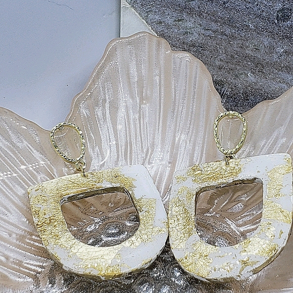 Acrylic coated clay earrings - Picture 2 of 6